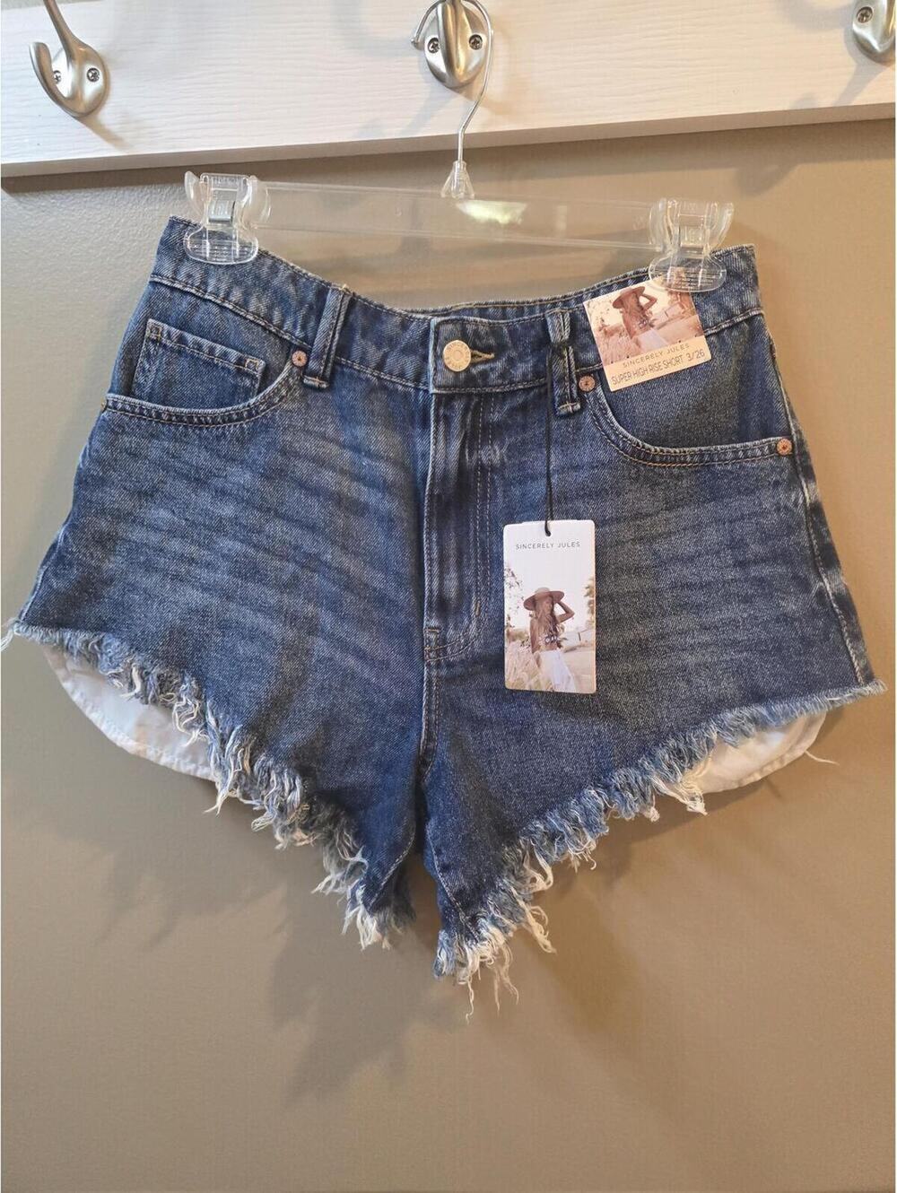 Sincerely Jules Womens Denimn Shorts 3/26 NWT